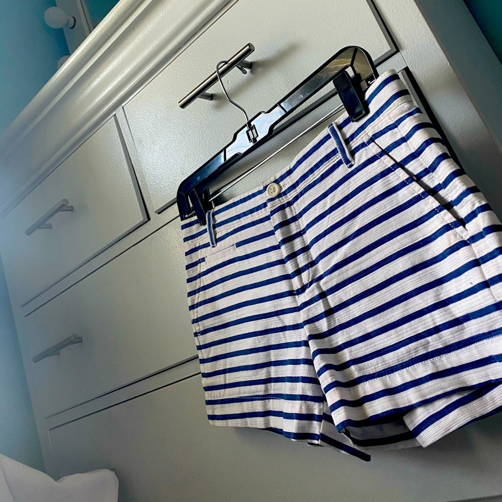 Gap striped shorts